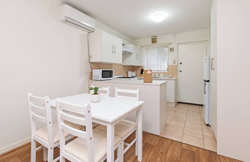 Salisbury Apartamento | Affordable 2-Bedroom Stay - Steps from Parabanks Shopping
