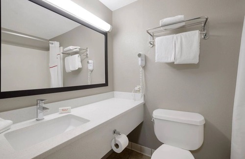 Weedsport Casa | Affordable Comfort in Weedsport! Pets Allowed, FREE Parking and Breakfast