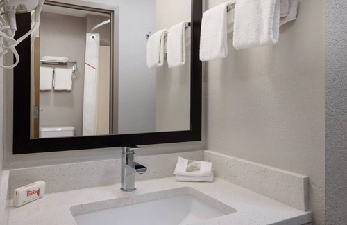 Weedsport Casa | Affordable Comfort in Weedsport! Pets Allowed, FREE Parking and Breakfast