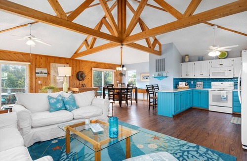 Duck Casa | Cómoda casa de Oceanside. ¡Más del 65% de nuestros huéspedes son familias repetidas!