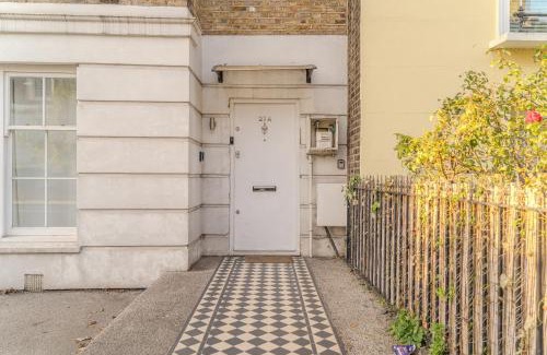 Cantelowes Apartamento | Agar Villa 2BR Home with Garden & Hot Tub