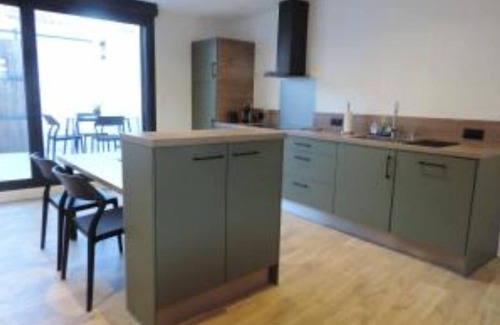 Lespignan Casa | Agréable Maison de Village Avec Garage & Terrasse
