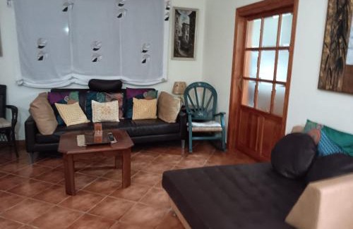 Villaharta Chalet De Esquí | Agradable Chalet con piscina en Villaharta