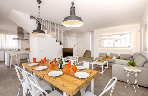 Los Delfines Villa | Aguamarina 4 bedroom villa, Cala'n Forcat