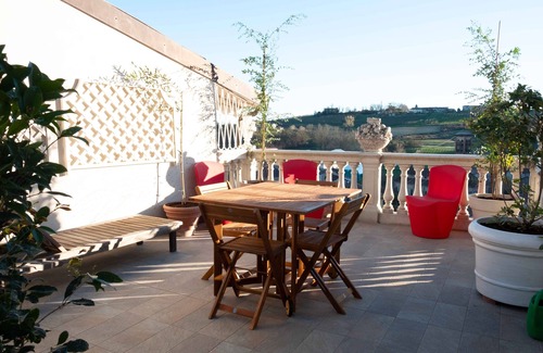 Ottiglio Apartamento | Ai Leoni Ruhhenti - Enchanted Terrace amidst the Golden Hills of Monferrato