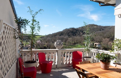 Ottiglio Apartamento | Ai Leoni Ruhhenti - Enchanted Terrace amidst the Golden Hills of Monferrato