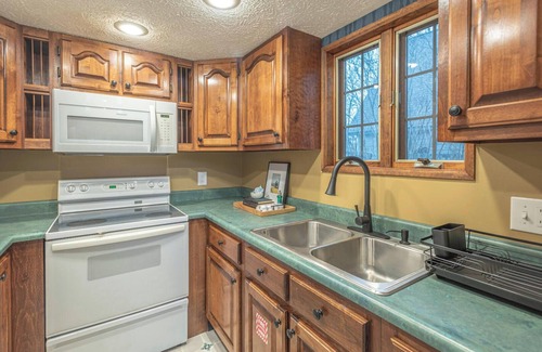 Pigeon Forge Complejo | Ain't Misbehavin' is located in Woodridge Village in beautiful Pigeon Forge, TN