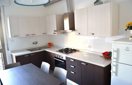 Roseto degli Abruzzi Apartamento | Aire acondicionado, wifi y internet de pared, a 150 metros del mar, a 450 metros del centro.