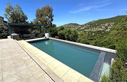 La Londe-les-Maures Casa | Air-conditioned Villa for 8 Guests with pool in the Domaine de Valcros