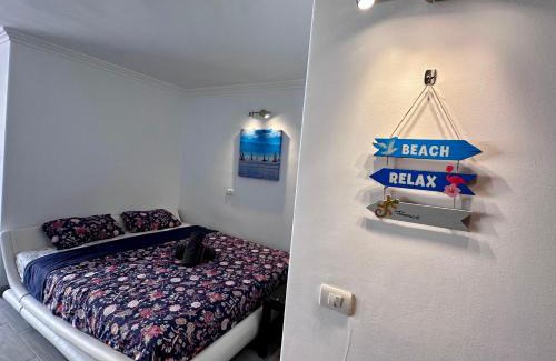 San Miguel de Abona Apartamento | Air conditioning, private parking and fully equipped Kitchen in hotel room in Golf del Sur, Tenerife
