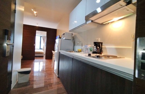 San Antonio Hotel | Air Residences-CBD view