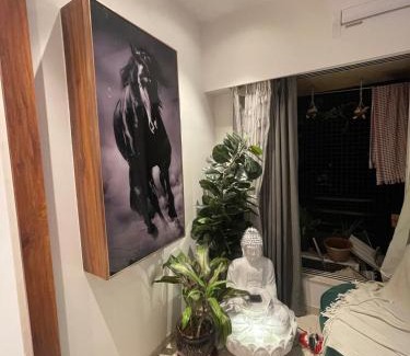 Malad West Apartamento | Airnest Stays- Bohemian