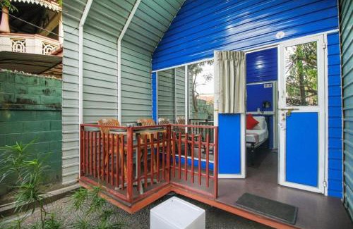 Andiambalama Hotel | Airport A4 Transit Hub - Eco Chalets