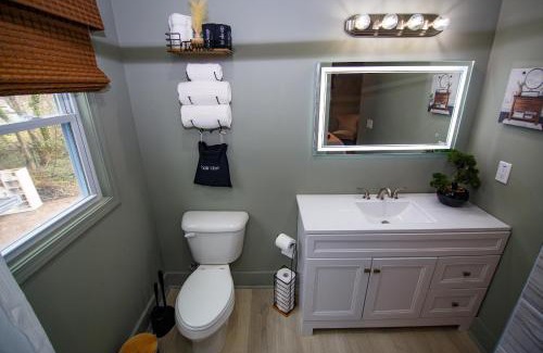 East Point Casa | Airport Lounge Retreat HGTV Design Near Atlanta Airport