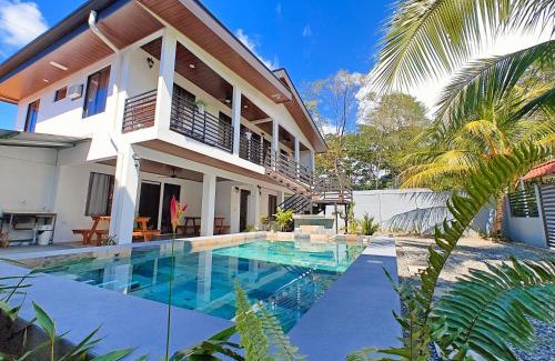 Uvita Hotel | AJ House & Suites
