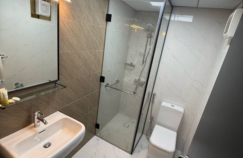 Sharjah Hotel | AL SHARQ HOTEL L L C