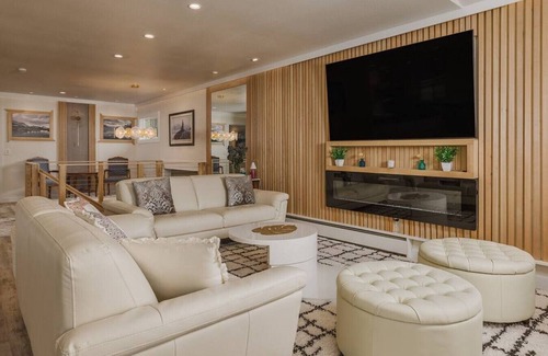 Campbell Park Casa | Alaskan Lakefront Luxury