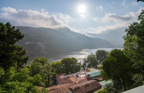 Mallital Villa | Alaya Stays Headingly Suites Lake-Facing 2 BHK Retreat Just Above Mall Road