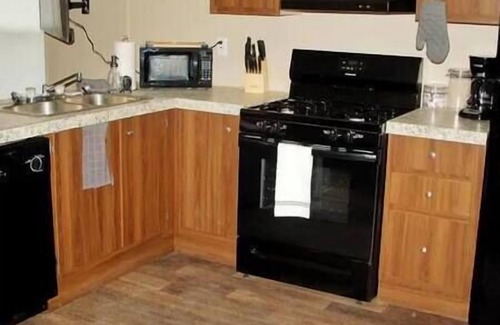 Albany Casa | Albany Retreat: Near Muncie & BSU