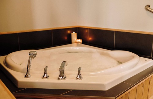 Shelburne Hotel | Albert's