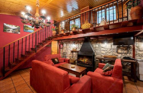 Tolosa Casa | ALCALA DEL JUCAR, Casa rural Rio Tranquilo 1 -Piscina privada-