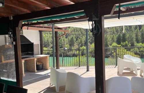 Tolosa Casa | ALCALA DEL JUCAR, Casa rural Rio Tranquilo 1 -Piscina privada-