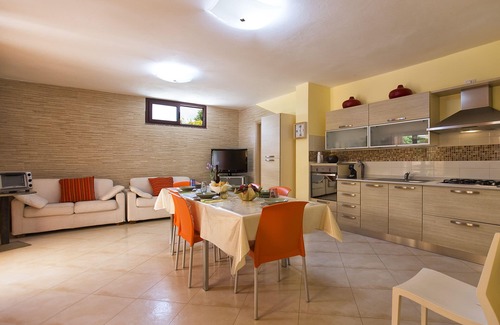 Alghero Villa | Alghero, la villa principal, con cubierta jardín terraza 4 habitaciones, para 10 personas