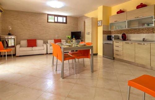 Alghero Villa | Alghero, la villa principal, con cubierta jardín terraza 4 habitaciones, para 10 personas