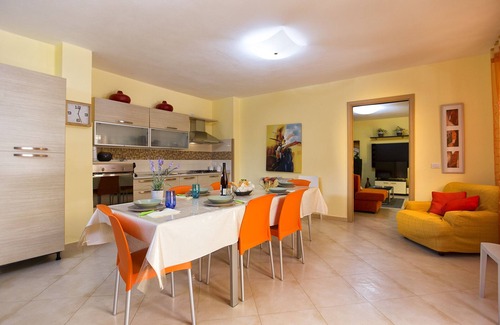 Alghero Villa | Alghero, la villa principal, con cubierta jardín terraza 4 habitaciones, para 10 personas