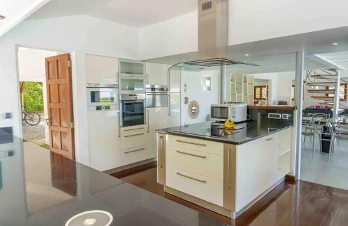 Les Terres Basses Villa | All-Inclusive Experience at Villa Azur