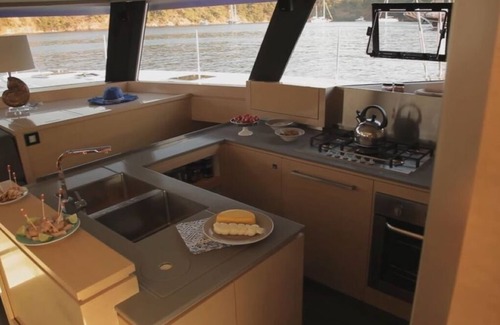 Scrub Island Alquiler De Eote | Vacaciones de vela todo incluido para hasta 12 - Catamarán Fountaine Pajot Ipanema 58