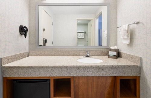 South Yarmouth Hotel | All Seasons Resort, Trademark Collection by Wyndham