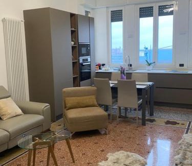Genoa Apartamento | Alloggio in Villa Bordone ,Aeroporto & Posto auto Privato