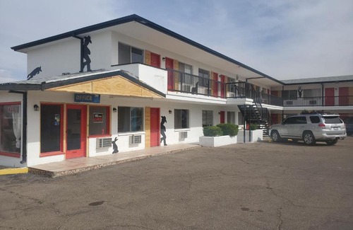 Tucumcari Hotel | Almara Inn