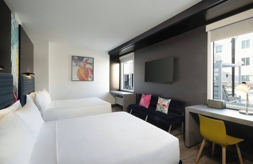 Central Sarasota Hotel | Aloft Sarasota