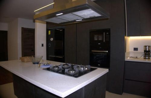 Loja Apartamento | Alojamiento de lujo con parqueadero privado, en Loja