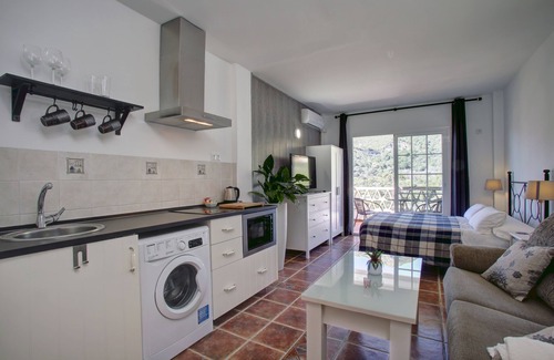 Ojen Apartamento | Alojamientos Monteverde