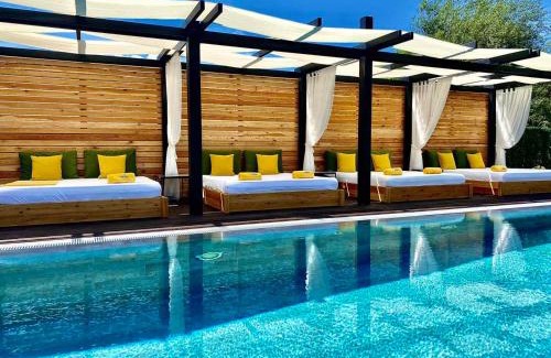 Banya Chalet De Esquí | Alpina Luxury Chalets