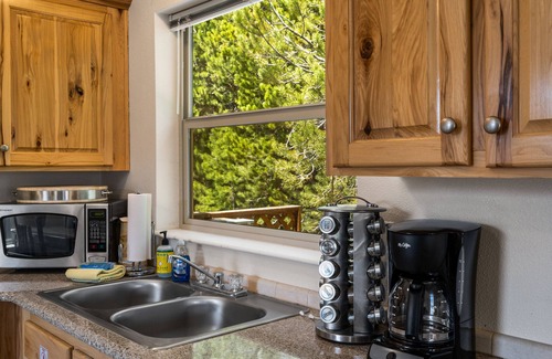 West Yellowstone Cabina | Alpine 1 - Cozy cabin home-base for adventures!