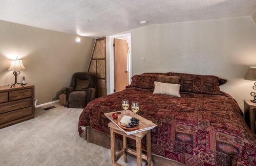 Alto Casa | Alto Pines, 3 Bedrooms, Sleeps 6, Wood Burning Fireplace, Deck, Grill