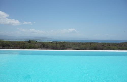 Azua Hotel | Altos de la Caobita