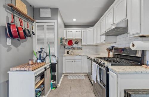 Belle Haven Casa | ALX Cape Cod 3-BR Near Old Town & Mount Vernon