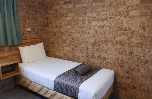 Gunnedah Hotel | ALYN MOTEL