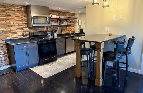 Snowshoe Condominio | Amazing 2 Bed/2 Bath Ski-In & Ski-Out with Night Skiing. Sleeps 7 comfortably