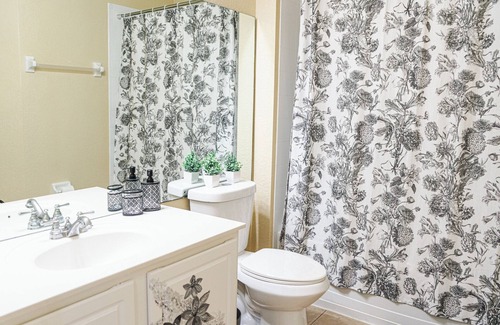 Florida Central Atlantic Coast Complejo | AMAZING 3-bed resort apartment in enchanting Orlando with fitness room, AC, WiFi