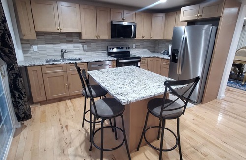 Marshfield Casa | Amazing 4 bedroom home in the coastal beautiful town of Marshfield Massachusetts