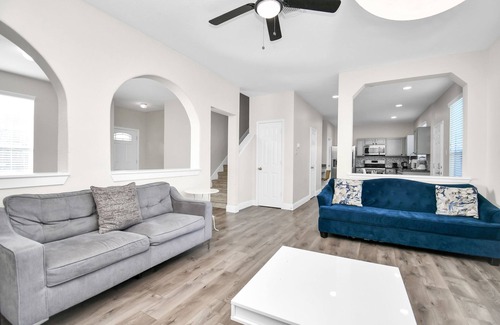 Cypress Casa | Amazing 4-BR Oasis With Pool & Backyard Bliss