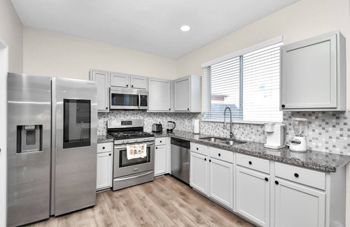 Cypress Casa | Amazing 4-BR Oasis With Pool & Backyard Bliss