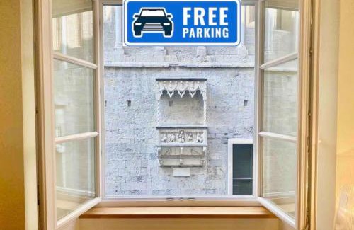 Genoa Historical Centre Apartamento | Amazing Apt San Lorenzo 19, Rolli palace UNESCO - Overlooking the Cathedral FREE PRIVATE PARKING