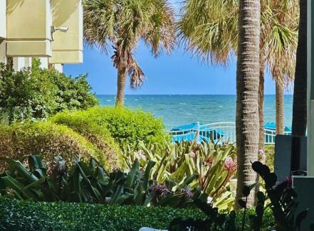 Hollywood South Central Beach Apartamento | Amazing beachfront condo at Tides on Hollywood Beach Luxury Resort